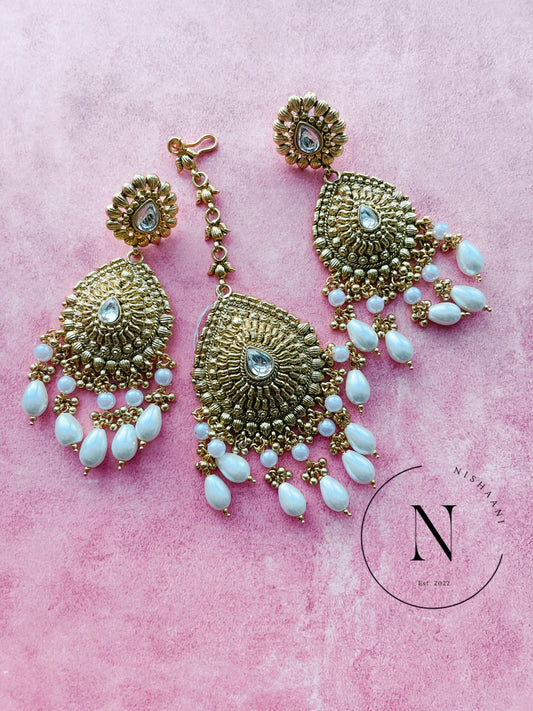 Pyari Earring Tikka Set